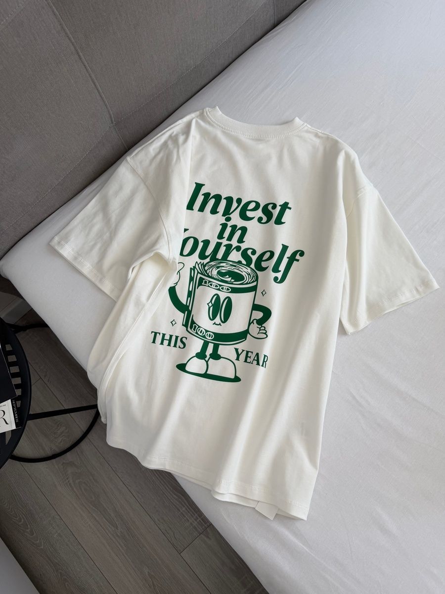 Футболка simple принт "invest in yourself" білий, one size F2062 фото