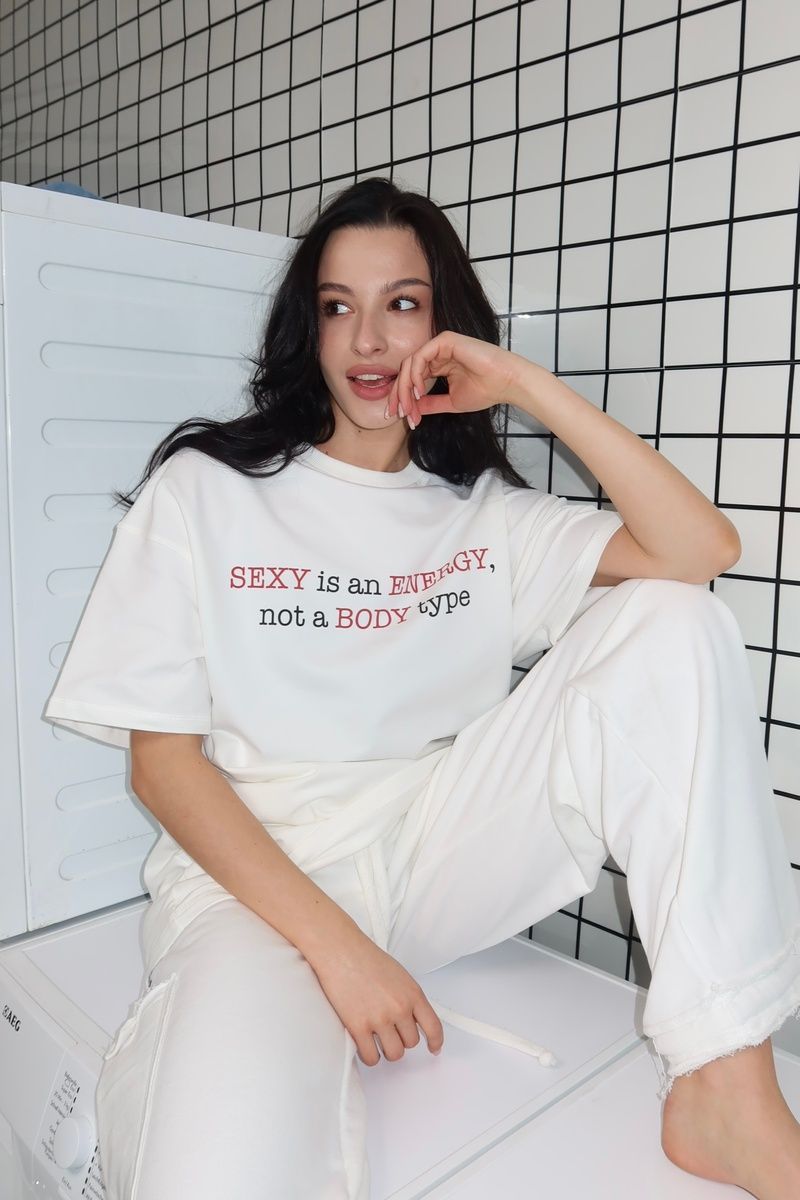 Футболка класик принт "sexy is an energy" біла, S-M F1531 фото