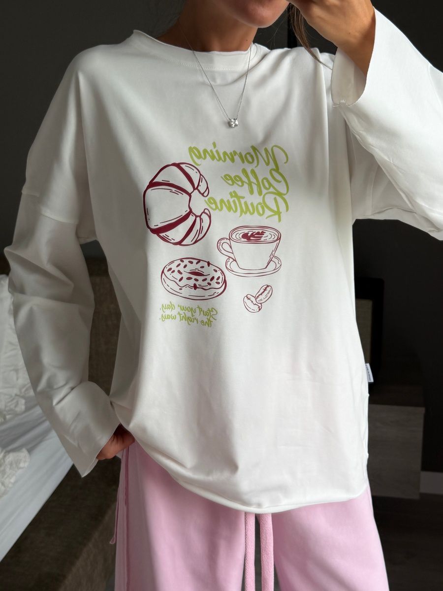 Лонгслів longline з принтом "morning coffee routine" білий, one size F2433 фото